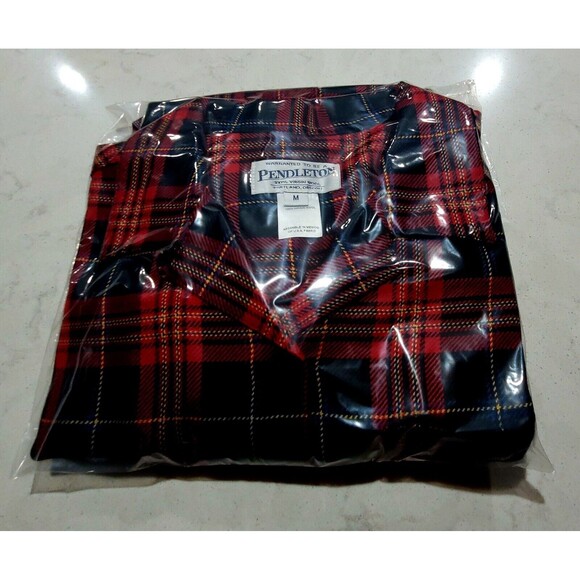 Pendleton 100% Virgin Wool Woman's Red Black Plaid Medium Vintage 90s EUC VTG - Picture 12 of 15